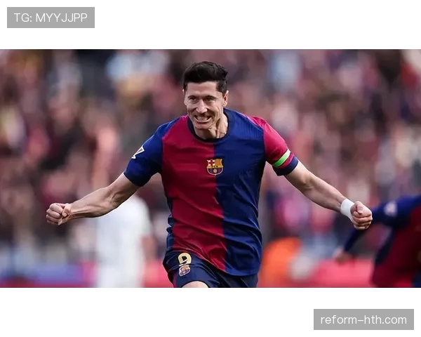 足球明星主力球员本赛季表现稳健,持续提升赛场影响力 足球明星主力球员本赛季表现稳健,持续提升赛场影响力