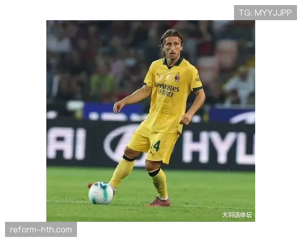 莫德里奇与哈维：两代中场大师的战术角色与风格对比分析